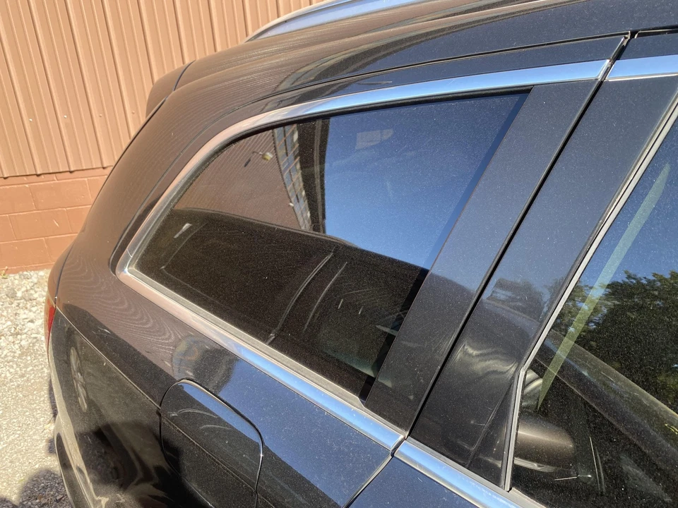 Cuarto de cristal derecho usado se adapta a: Audi Q7 2009 grado derecho A Foto 1 de 4