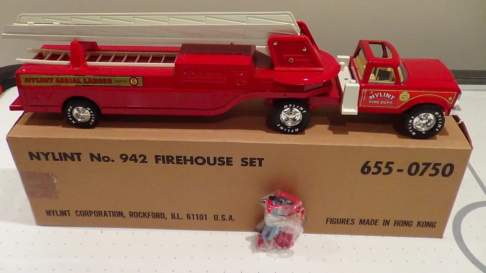 NIB 1984 NYLINT 942 Aerial Ladder Ford F350 pickup truck EXCLUSIVE Firehouse Set - Image 1 of 4