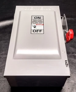 Neuf boîte ouverte Siemens HF322N interrupteur de sécurité robuste 60A 3 pôles 240V fusible 4 fils - Photo 1/5