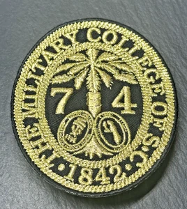 1974 THE CITADEL MILITARY COLLEGE OF SOUTH CAROLINA PIN BADGE PATCH M2 - Bild 1 von 9