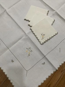 Vtge Embroidered Tablecloth & Napkins New, Old Stock. Never Used - Picture 1 of 2