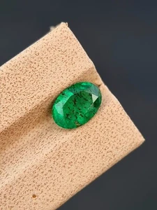 Smaragd Stein grün oval geschliffen natur lose facettiert zertifiziert aus Äthiopien - Bild 1 von 5