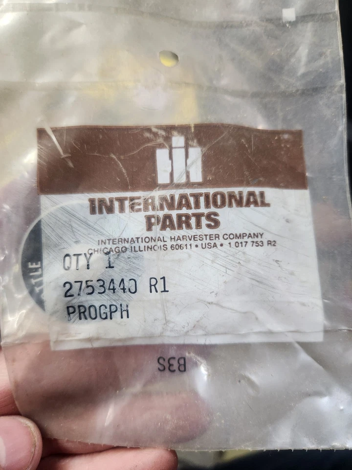 Calcomanía de acelerador International Harvester Metro 2753440R1 NOS Foto 1 de 1