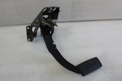 Pedal freno ACURA RL 1996 1997 1998 1999 2000 2001 2002 2003 2004 Foto 1 de 4