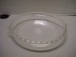Piatto da torta vintage PYREX vetro trasparente profondo 9,5" bordo scanalato smerlato #229 - Foto 1 di 7