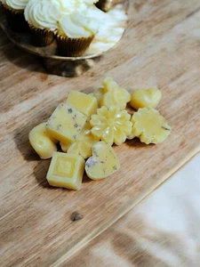 Handgefertigte Zitrone Cupcake Bienenwachs Wachs Schmelzen mit Zitronenblatt Bits 1/5oz Schmelzen 12 Pk - Bild 1 von 4