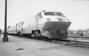 LV-1 Alco LRC Sarnia ON 4-75 Eisenbahnnegativ 0984 - Bild 1 von 1