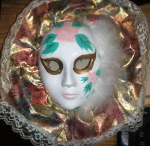 MASCARILLA MARDI GRAS 11" X 9" PORCELANA - Imagen 1 de 1