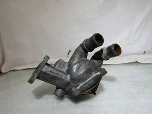 Jeep Grand Cherokee WJ 3.1 531OHV engine coolant thermostat housing 90112053H - Picture 1 of 9