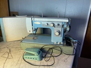 Vintage Riccar Zig Zag Sewing Machine w/case No. Ja39.Need Service And Oiling.  - Picture 1 of 12