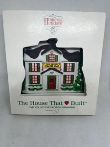 Department 56 ~ Home for the Holidays 1997 Ornament The House That Love Built. - Bild 1 von 7