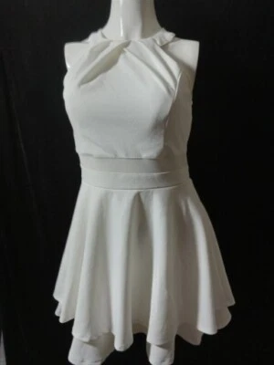 Vestido Windsor Pequeño Blanco Off Yvory Talla S Formal Regreso a Casa Halter Cuello Volantes  Foto 1 de 4