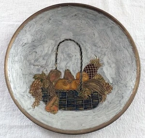 Lot of 2 Vintage Painted Brass 8 1/4" Plates, Unicorn and Harvest Basket EUC - Imagen 1 de 6