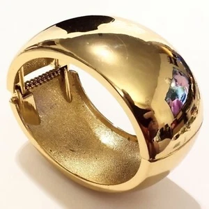 Gold Tone Mirror Finished Wide Hinged Bangle Bracelet - Bild 1 von 5