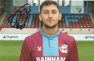 FOTO RETRATO 6x4 firmada por Levi Sutton de SCUNTHORPE + CERTIFICADO DE AUTENTICIDAD - Imagen 1 de 1