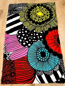 Tessuto Marimekko Siirtolapuutarha, 28 per 44 pollici, 100% lettino, fori per graffette sul bordo - Foto 1 di 2