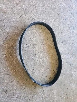 PARTE # N010001 / 022553 - Correa de transmisión de cinta de correr de suela F63 F65 F80 F85 - Spirit usada Foto 1 de 4