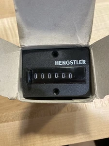Hengstler 0 864 165 Elektromechanischer Betriebsstundenzähler Neu im Karton - Bild 1 von 3