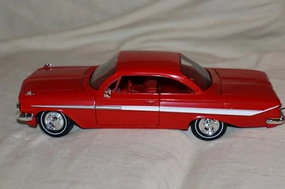 Classic Metal Works #10107 1961 CHEVROLET IMPALA SS 409 1:24 ROMAN RED - Image 1 of 4