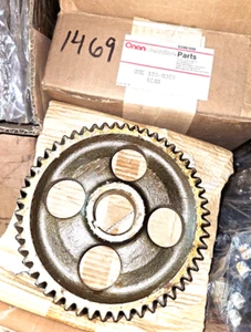 6136-71-3120 BOMBA DE COMBUSTIBLE ENGRANAJE GENUINO KOMATSU SE ADAPTA A ONAN DVE 186-0355 0671TA OEM - Imagen 1 de 4