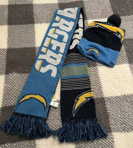 NFL Los Angeles Chargers Reversible Scarf Knit Winter Neck & Beanie Used Cover