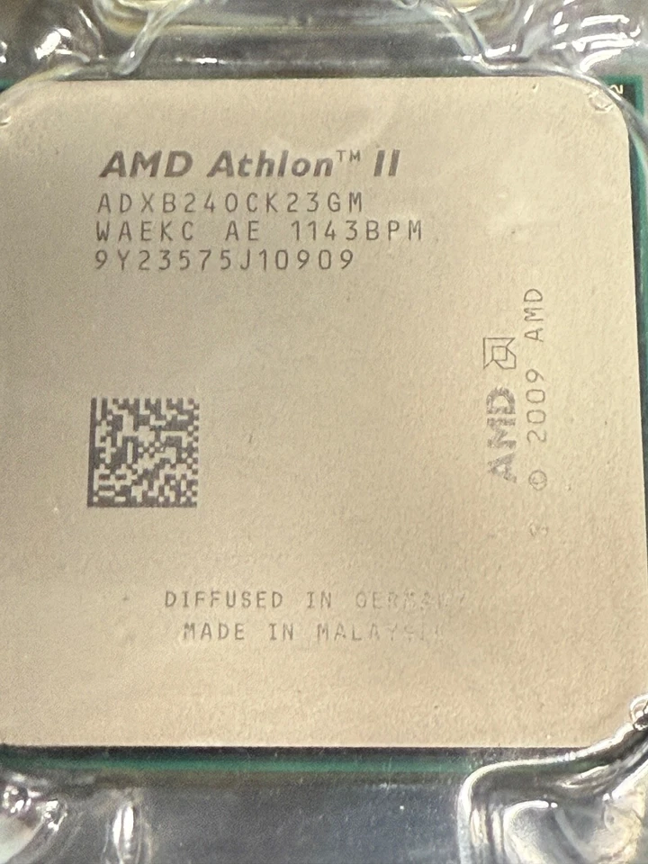 AMD ATHLON II X2 B22 2.8GHZ CPU ADXB240CK23GM NEW NO BENT PINS - Image 1 of 1