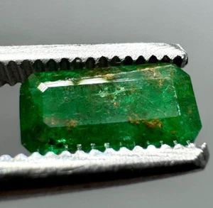 0.35 Carat Beautiful Natural Green Emerald Cut Gemstone - Picture 1 of 7