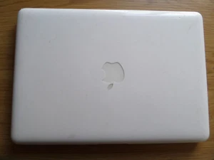 Apple MacBook 6,1 A1342 13.3" 4Gb Ram Core 2 Duo 2.26ghz EMC2350 MA207LL Late 09 - Picture 1 of 13