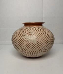 Jarrón de cerámica de conejo Roberto Manuelos Mata Ortiz - Imagen 1 de 8