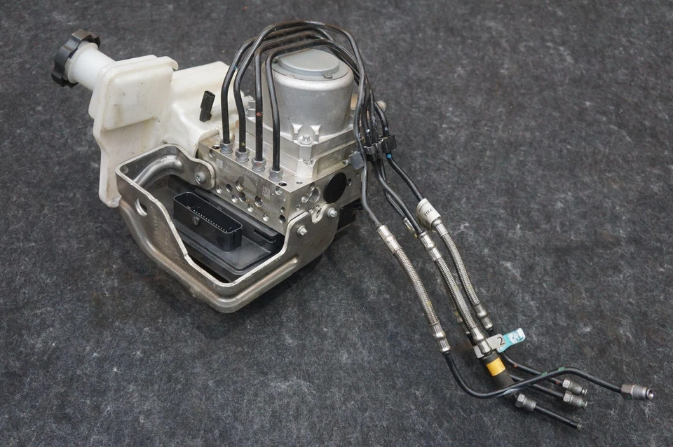 ABS Brake Pump Cylinder Module OEM 85543269 Cadillac Escalade Esv 21-22 *Note* - Image 1 of 4