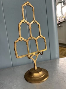 Vintage Messing Aufsteller mit gewölbtem Rahmen Design - Schlüssel oder Schmuckhalter - Bild 1 von 10