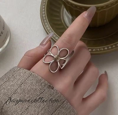 Anillo Flor Hueca Plata de Ley - Ajustable - Plata Sólida 925 Foto 1 de 4
