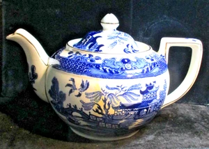 Burleigh Ware Blue Willow 5 Cups Teapot Gold Trim England Excellent - Picture 1 of 4