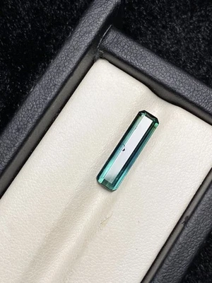 2.75Ct Natural Bi Color Beautiful Tourmaline Loose Gemstone 1Pcs Emerald Cut - Image 1 of 4