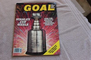 1982 (June) GOAL hockey magazine - Mike Bossy poster (high grade) - Picture 1 of 3