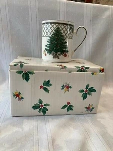 Mikasa Heritage Set Of 4 Coffee Mugs Christmas Story Tree Set CAB08 - Picture 1 of 2