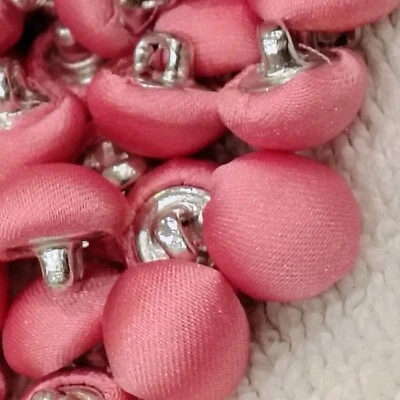 LOT OF 70 x 10mm/ 1CM Mini PINK Satin Fabric Covered Sewing Buttons M2 - Image 1 of 4