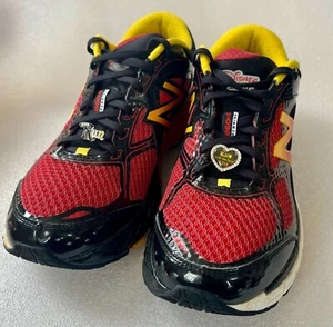 New Balance Disney x890 2016 Mickey Mouse Running Shoes Men' sSize 8.5 - Picture 1 of 11