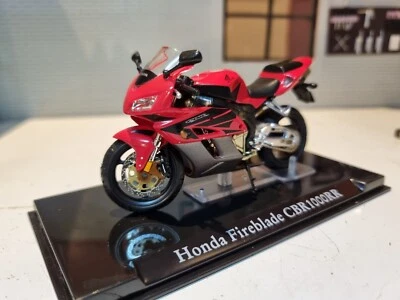 Honda Fireblade CBR1000 RR Motorbike Superbike 1:24 Scale Model Diecast Atlas - Image 1 of 4