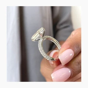 Diamond Ring Emerald VS1 F 4.2 Ct IGI Certified Lab created 18K White Solid Gold - Picture 1 of 11