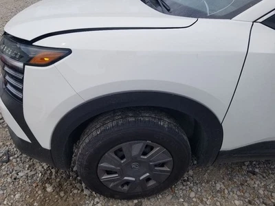 25 2025 NISSAN KICKS S FENDER LEFT DRIVER WHITE WITH FLARE  - Image 1 of 4