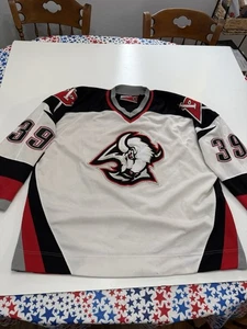 Authentic Pro Player Jersey Size 3XL Buffalo Sabres Hasek #39 - Picture 1 of 9