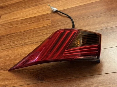 Lámpara de luz trasera LED exterior para conductor izquierdo OEM 2017-2020 Lexus IS200t IS300 IS350 Foto 1 de 4