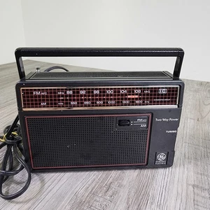 Vintage GE General Electric AM/FM Two-Way Power Portable Radio 7-26600 Tested - Picture 1 of 8