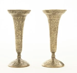 Pair of Vintage Kashmiri Bronze & Brass Trumpet Vase Candlesticks Goblets Etched - Foto 1 di 5