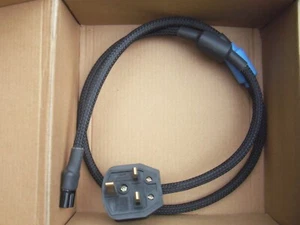 Merlin Tarantula mains cable UK type G to figure of 8 - 1m - Picture 1 of 3