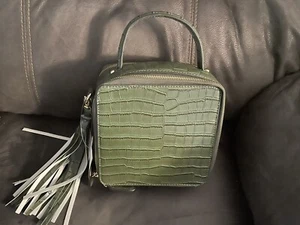 Green shoulder crossbody Crocodile Bag New W/ Tassels - Picture 1 of 4
