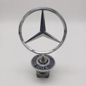 93-18 GENUINE MERCEDES-BENZ STAR HOOD LOGO/EMBLEM/ORNAMENT CHROME/BLUE C E S - Picture 1 of 5