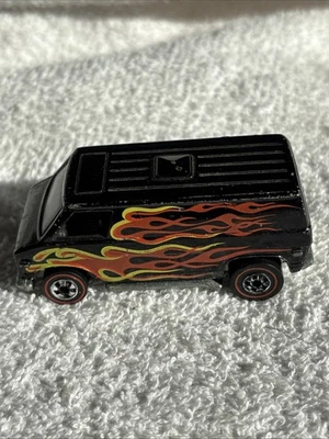 Hot Wheels Redline Super Van negro con llamas Foto 1 de 4