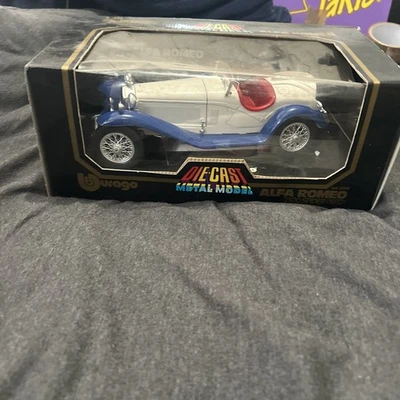 Coche modelo y caja Bburago 1932 Alfa Romeo 2300 Spider - 3008 - escala 1:18 Foto 1 de 4